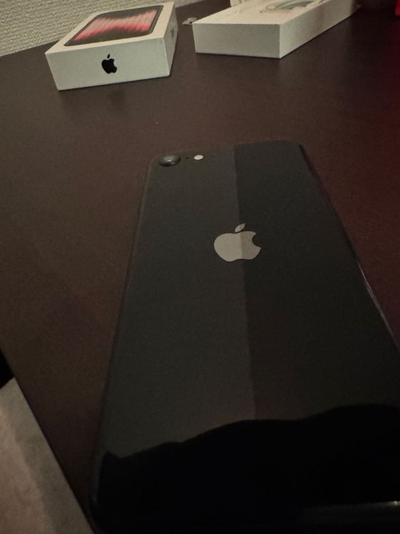 Apple iPhone SE 64GB 充電ケーブル付きバッテリー残量100%