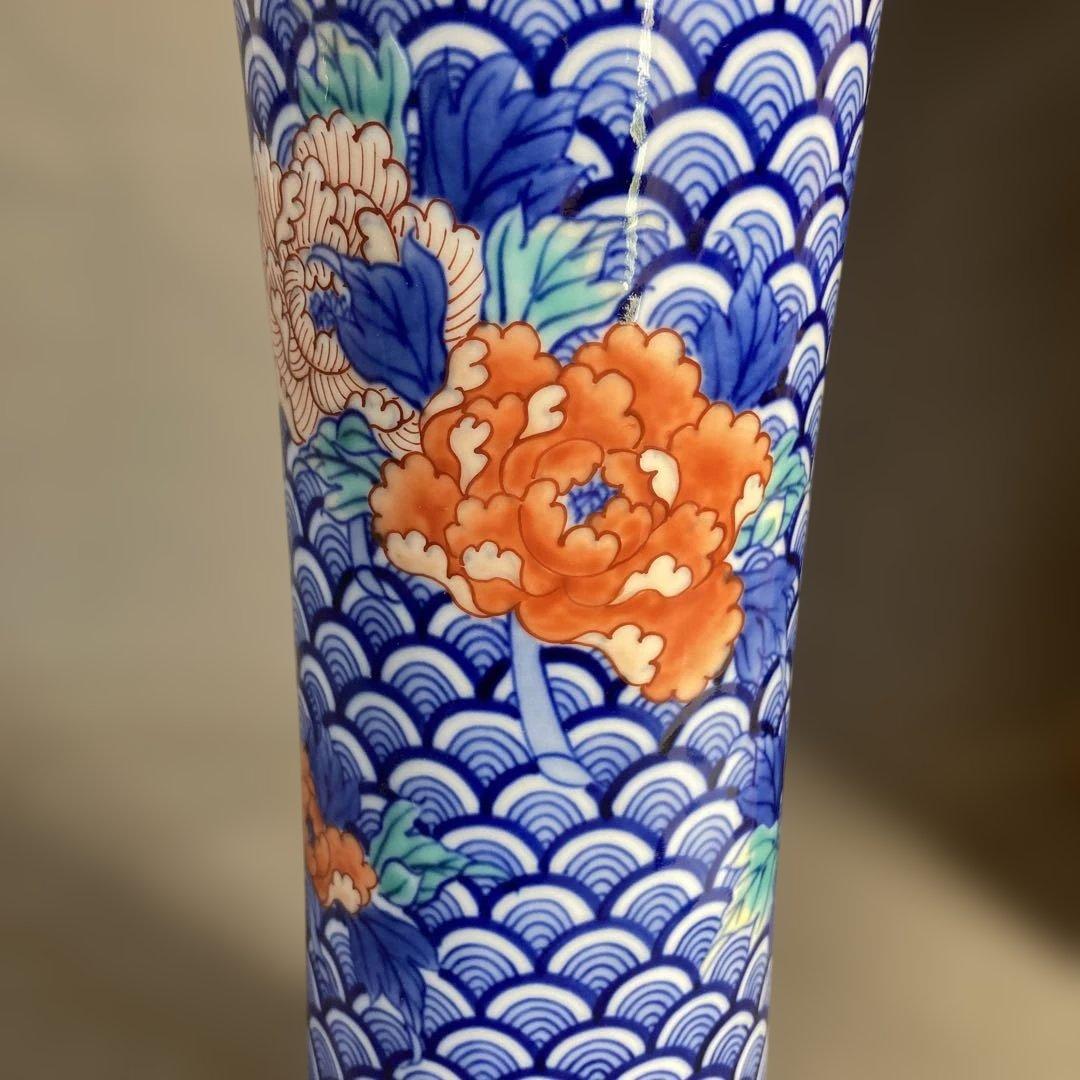 【市川光春】色鍋島の伝統　鍋島藩窯　御庭焼　市川光春作　錦牡丹波波地文　花瓶