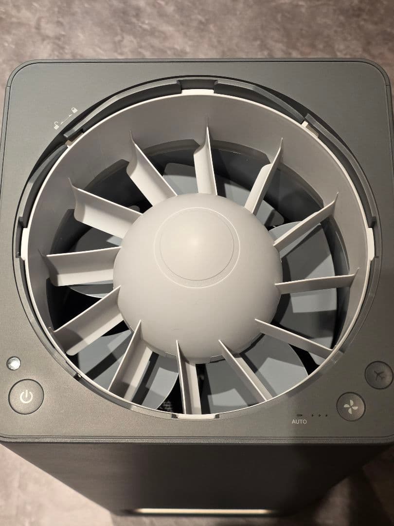 バルミューダ　BALMUDA The Pure A01A グレー　空気清浄機