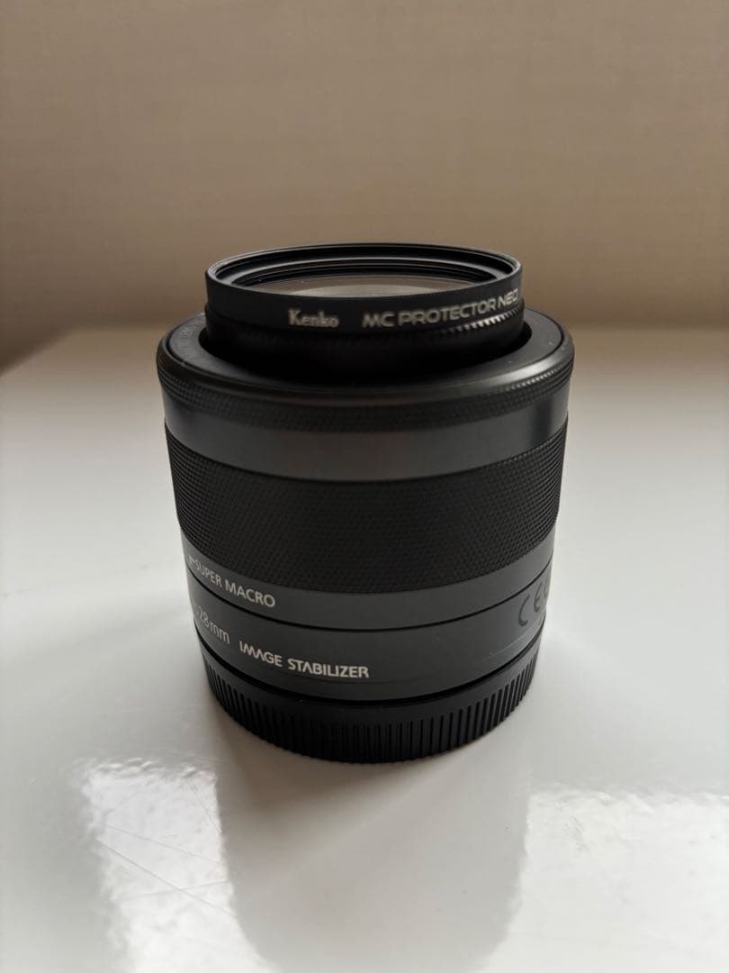 Canon EF-M 28mm f/3.5 IS STM マクロレンズ