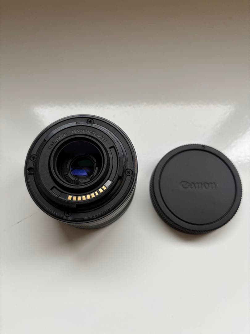 Canon EF-M 28mm f/3.5 IS STM マクロレンズ