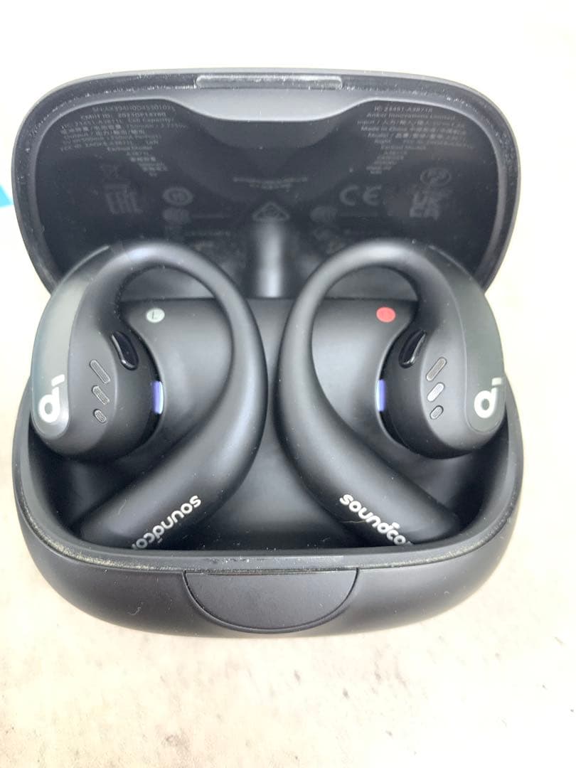 # soundcore AeroFit Pro ワイヤレスイヤホン