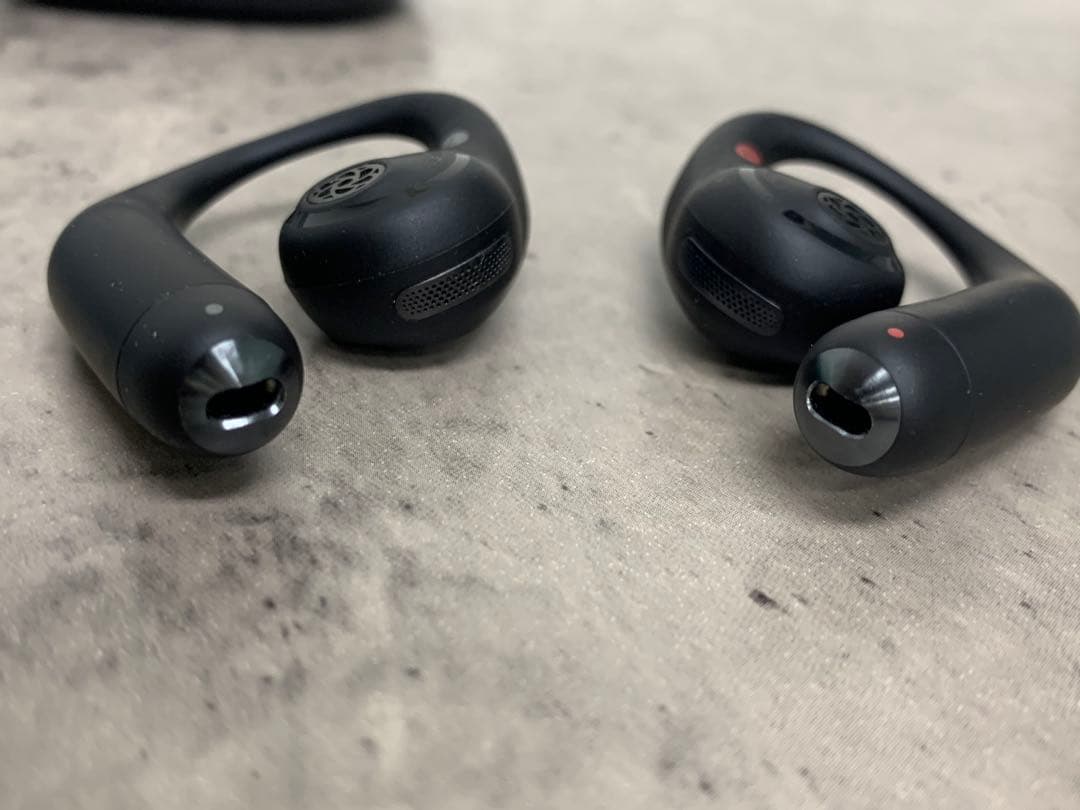 # soundcore AeroFit Pro ワイヤレスイヤホン