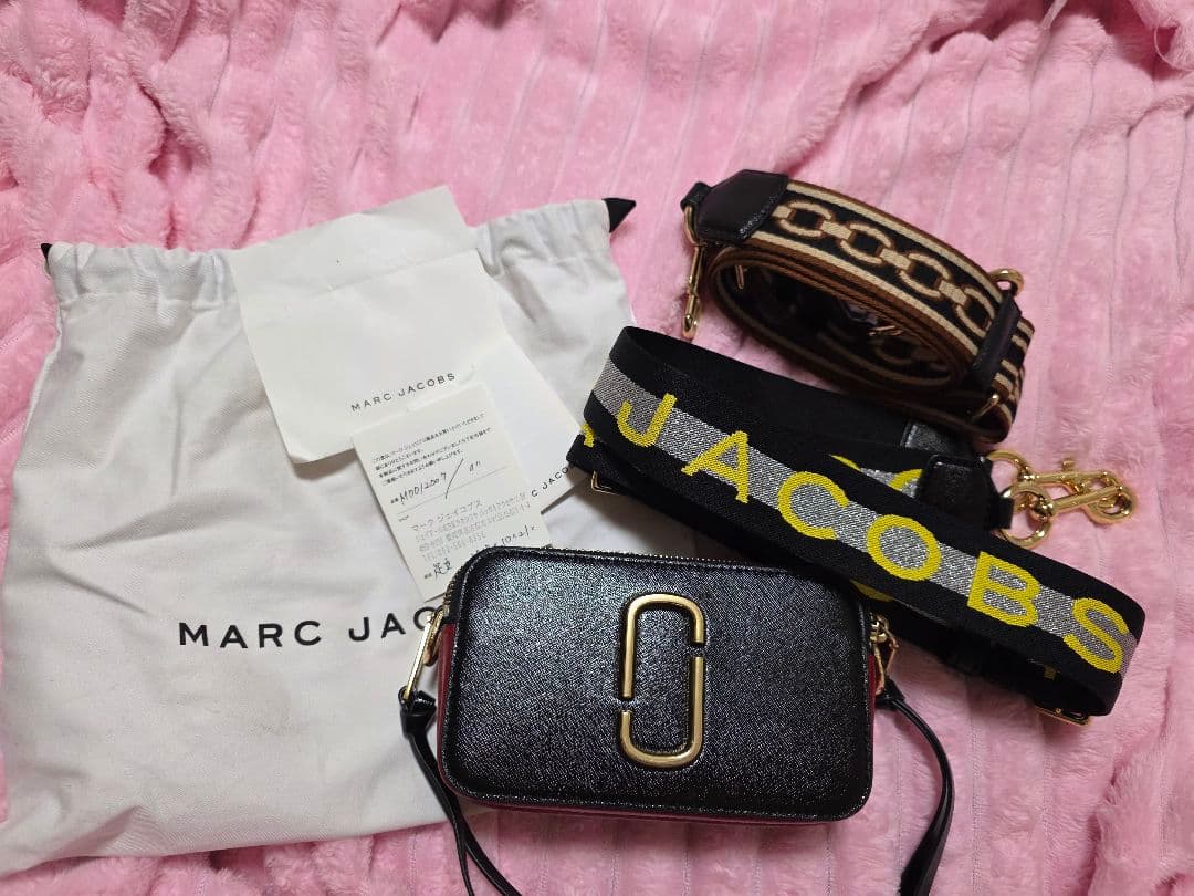 MARC JACOBS ブラックショルダーバッグ