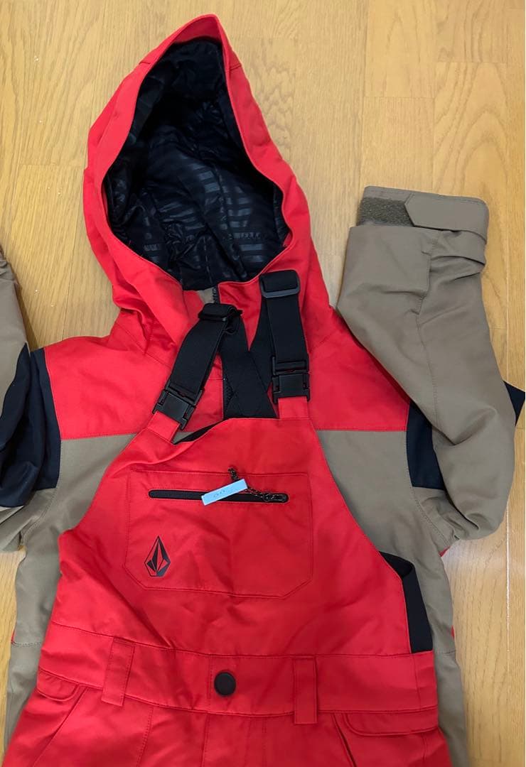 【専用】サイズ変更 ボルコム　volcom キッズウェア上下XSサイズ