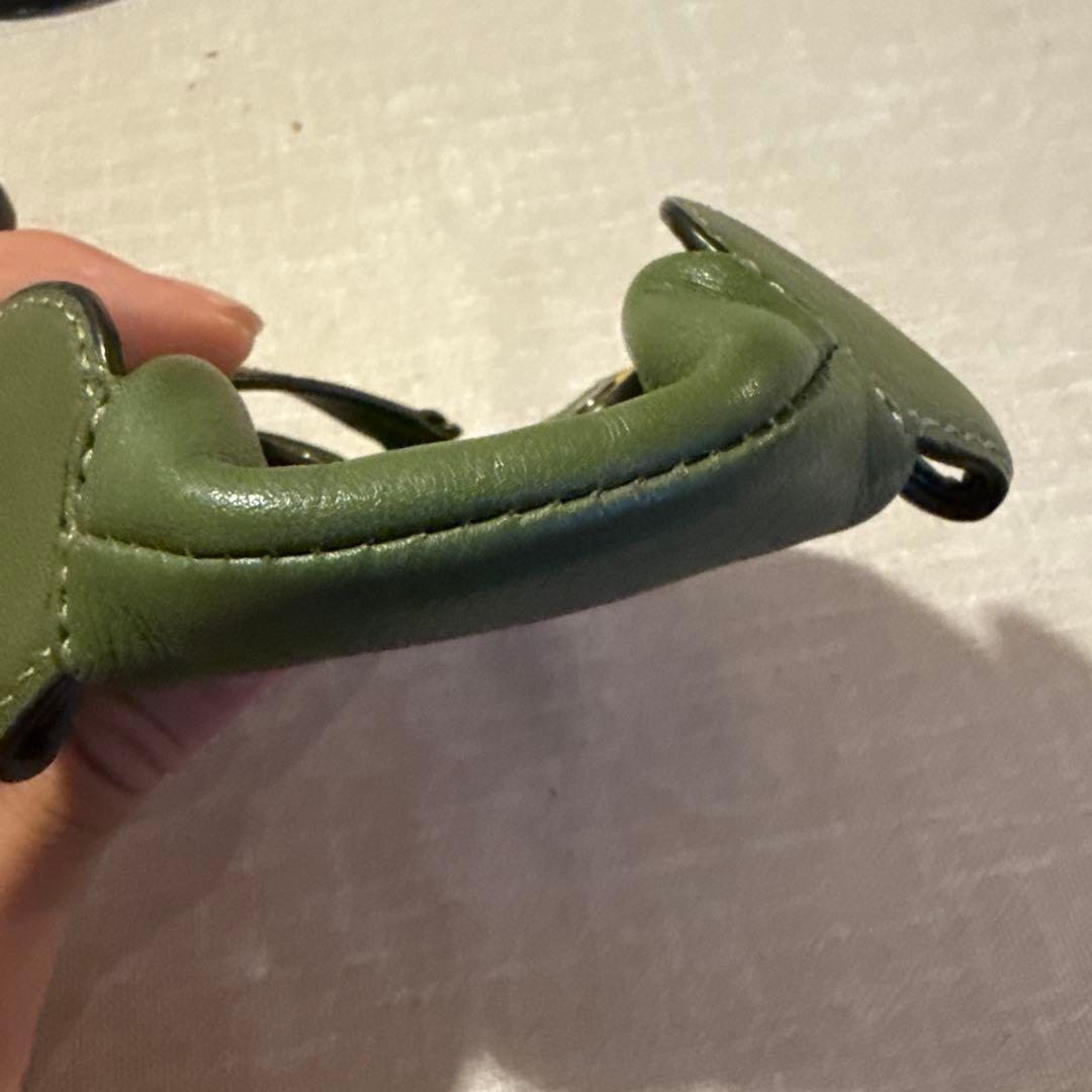 コーチ　ミニ ポーチ がま口 財布 バッグ チャーム 蛙　　　　カーキ