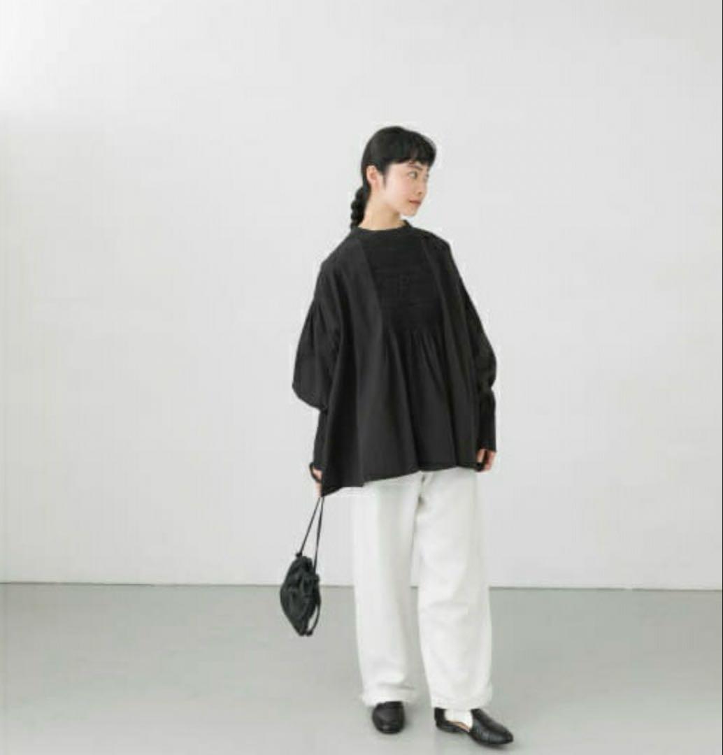 新品タグ付　かぐれ　コットンスモッキングブラウス　黒　完売