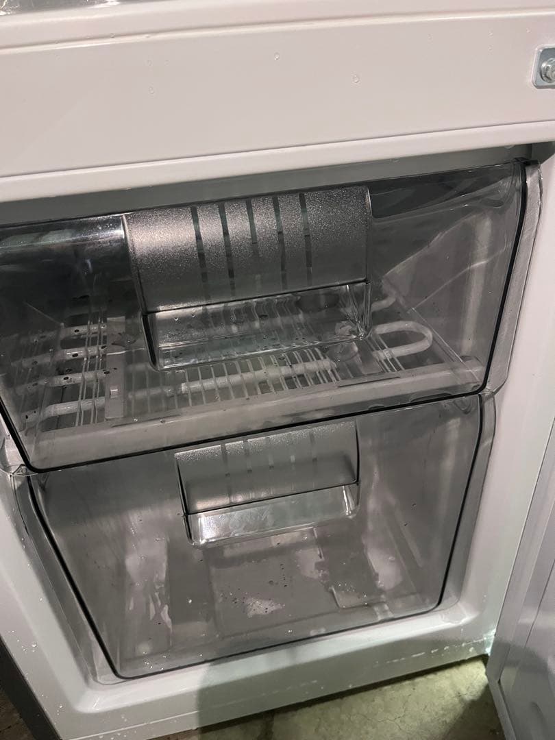 女性オーナー TCL ノンフロン冷凍冷蔵庫126L グレー 2025年製