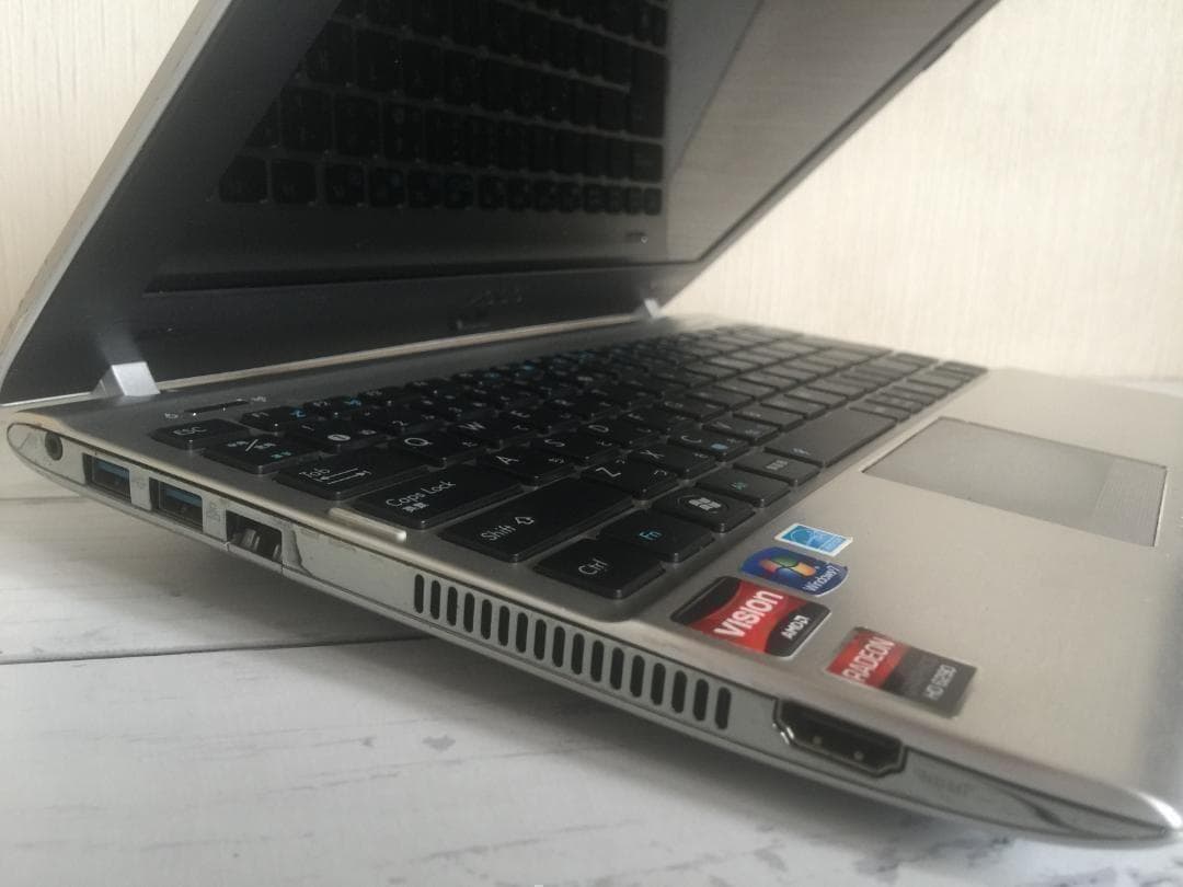 ASUS Eee PC 1215B 12.1型薄型・コンパクト ノートパソコン