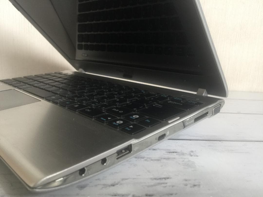 ASUS Eee PC 1215B 12.1型薄型・コンパクト ノートパソコン