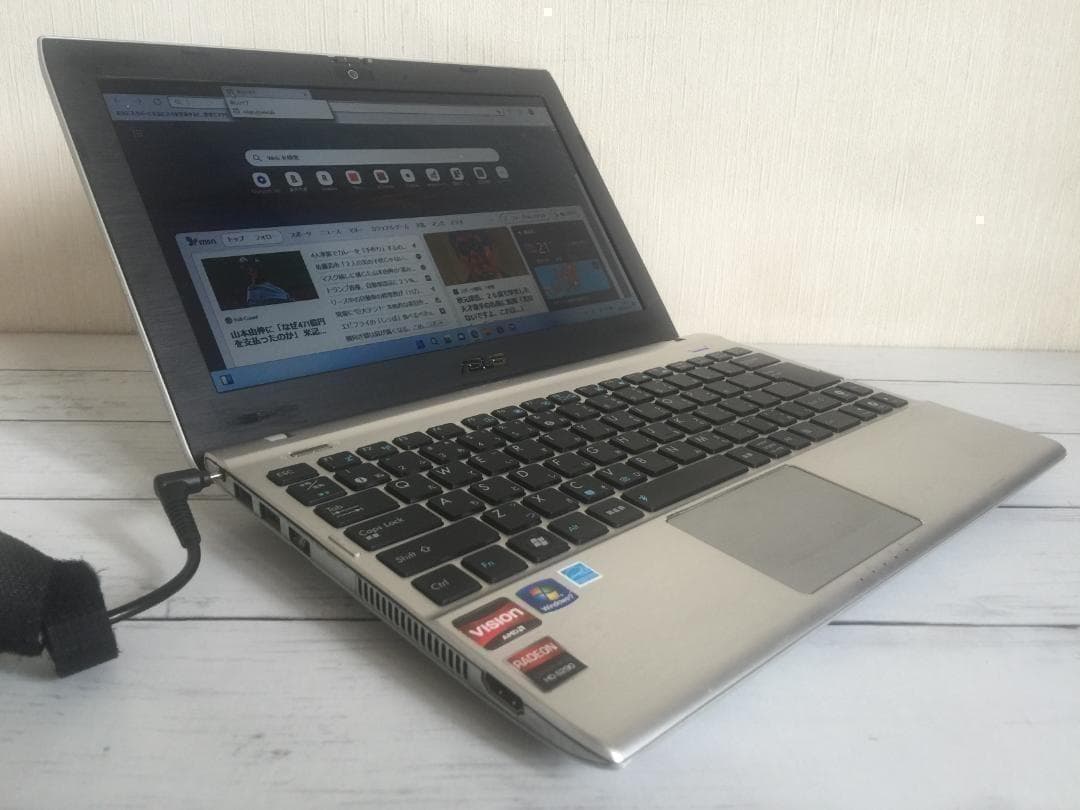 ASUS Eee PC 1215B 12.1型薄型・コンパクト ノートパソコン