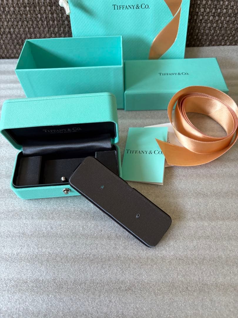 現行品　新品未使用ティファニーピアス　空箱　ケース　ミニサイズ