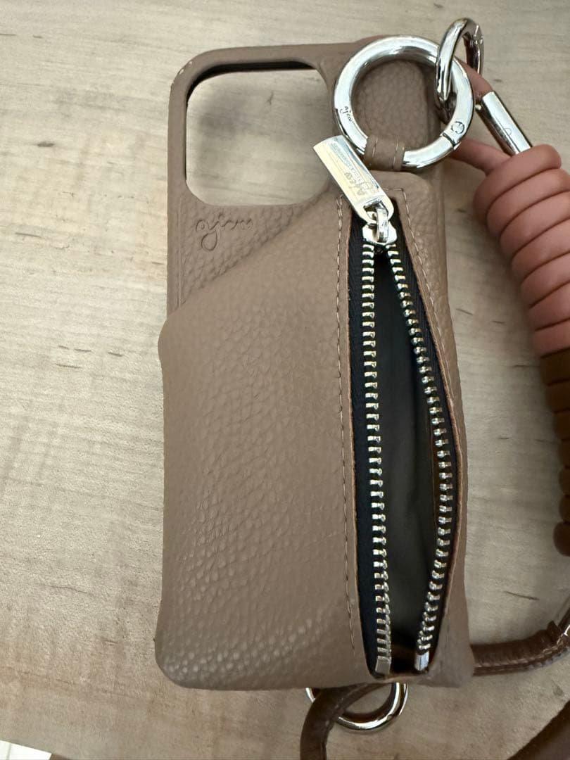 ajew ブラウンレザー調iPhoneケース　iPhone１６Pro