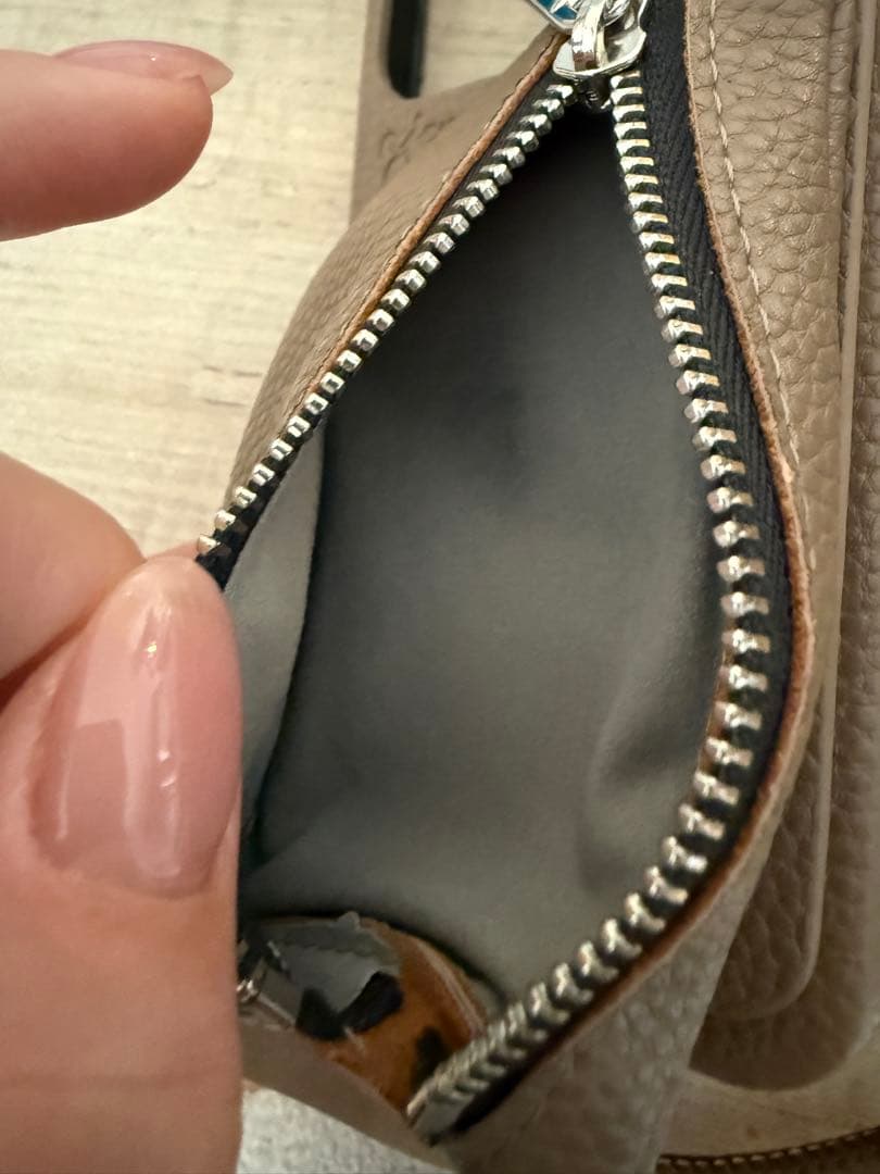 ajew ブラウンレザー調iPhoneケース　iPhone１６Pro