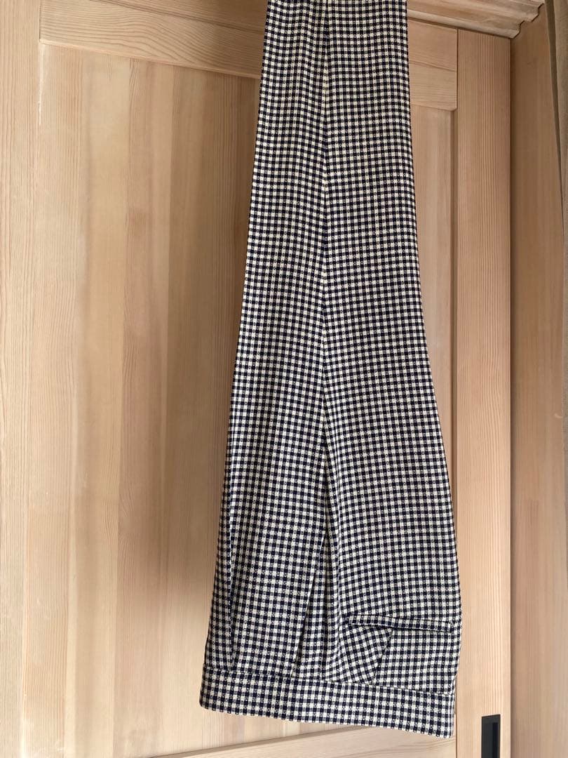 チェック柄テーパードパンツ