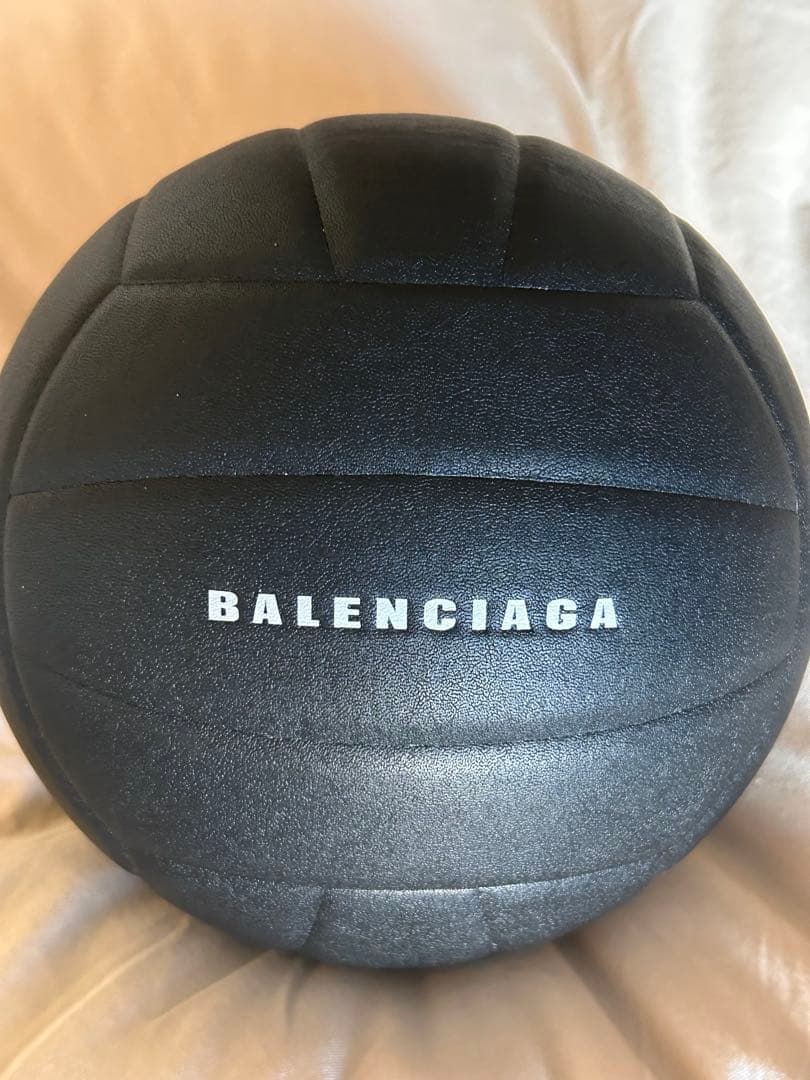 BALENCIAGA ビーチバレーボール ブラック