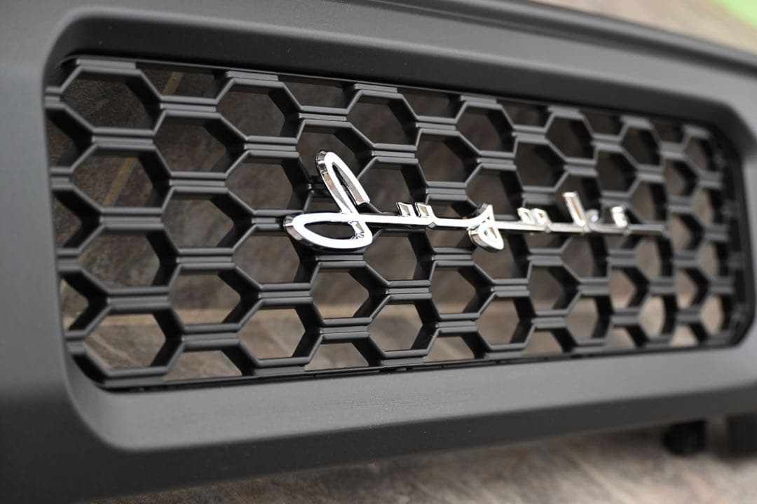 ジムニーjb64 74 シエラ共通　グリル　ラプターライナー塗装　新品未使用