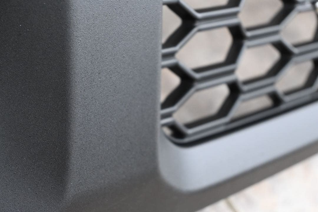 ジムニーjb64 74 シエラ共通　グリル　ラプターライナー塗装　新品未使用