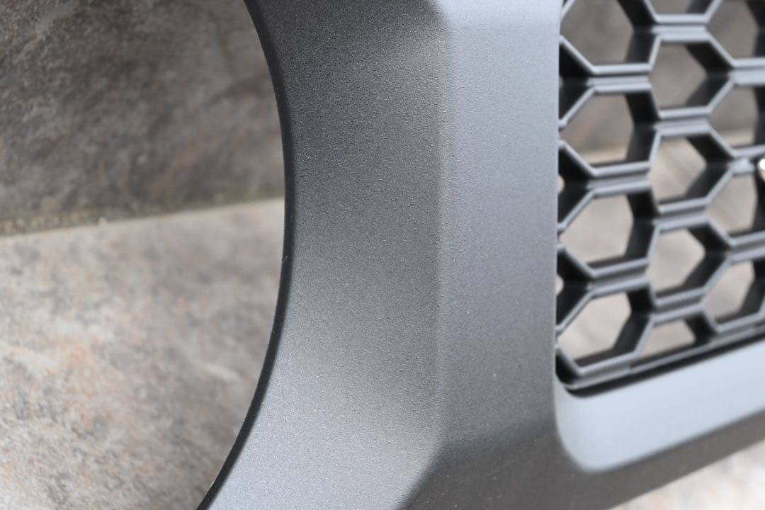 ジムニーjb64 74 シエラ共通　グリル　ラプターライナー塗装　新品未使用