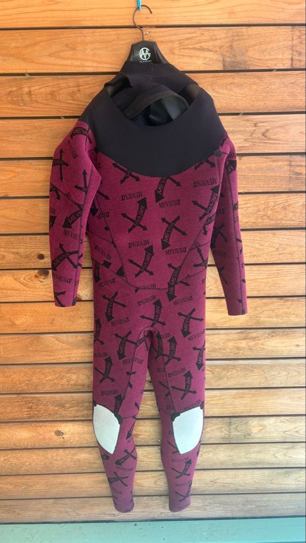 黒いフルスーツ ウェットスーツ ネオプレン製　RANTY