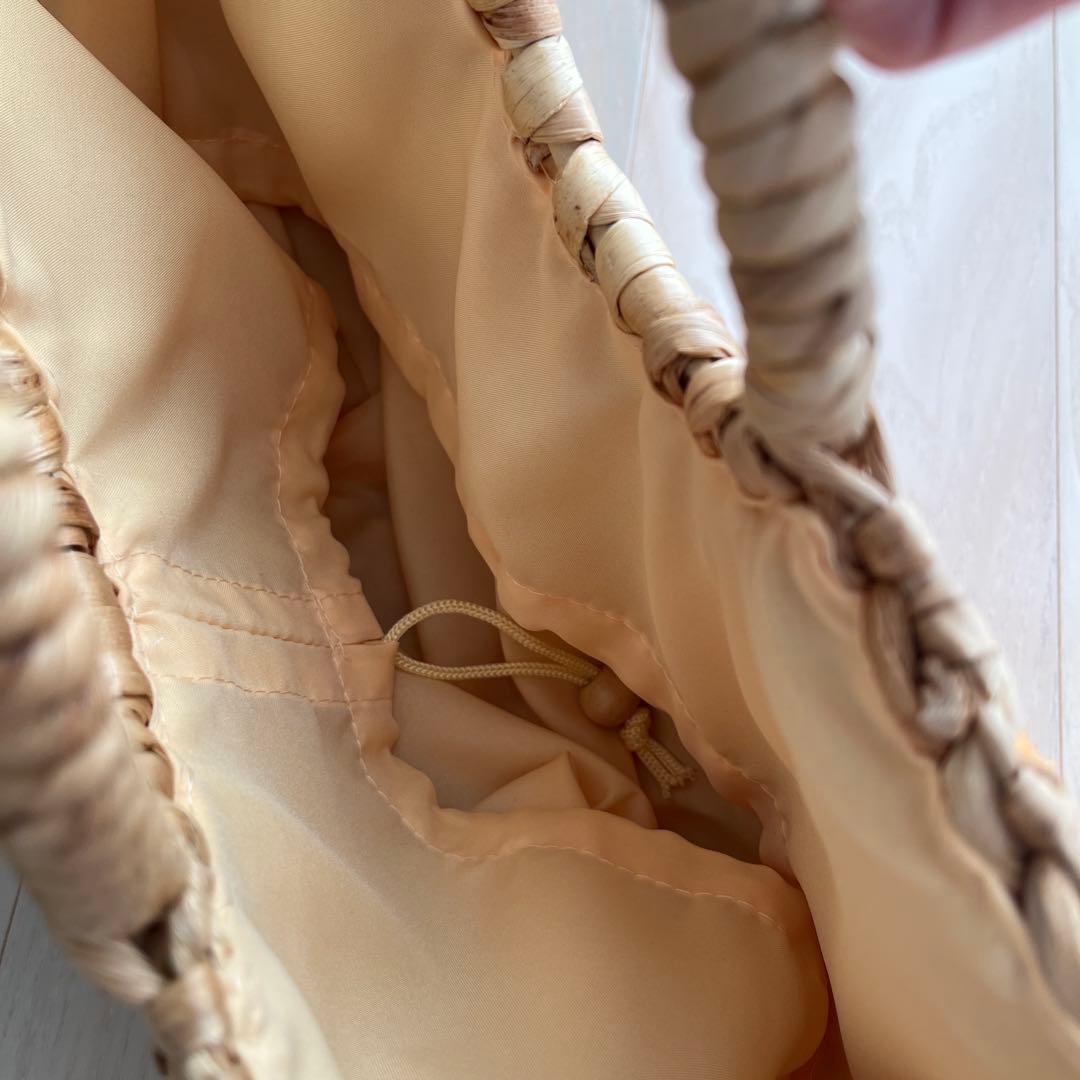 //新品未使用//バリ島花柄刺繍のかごバッグ