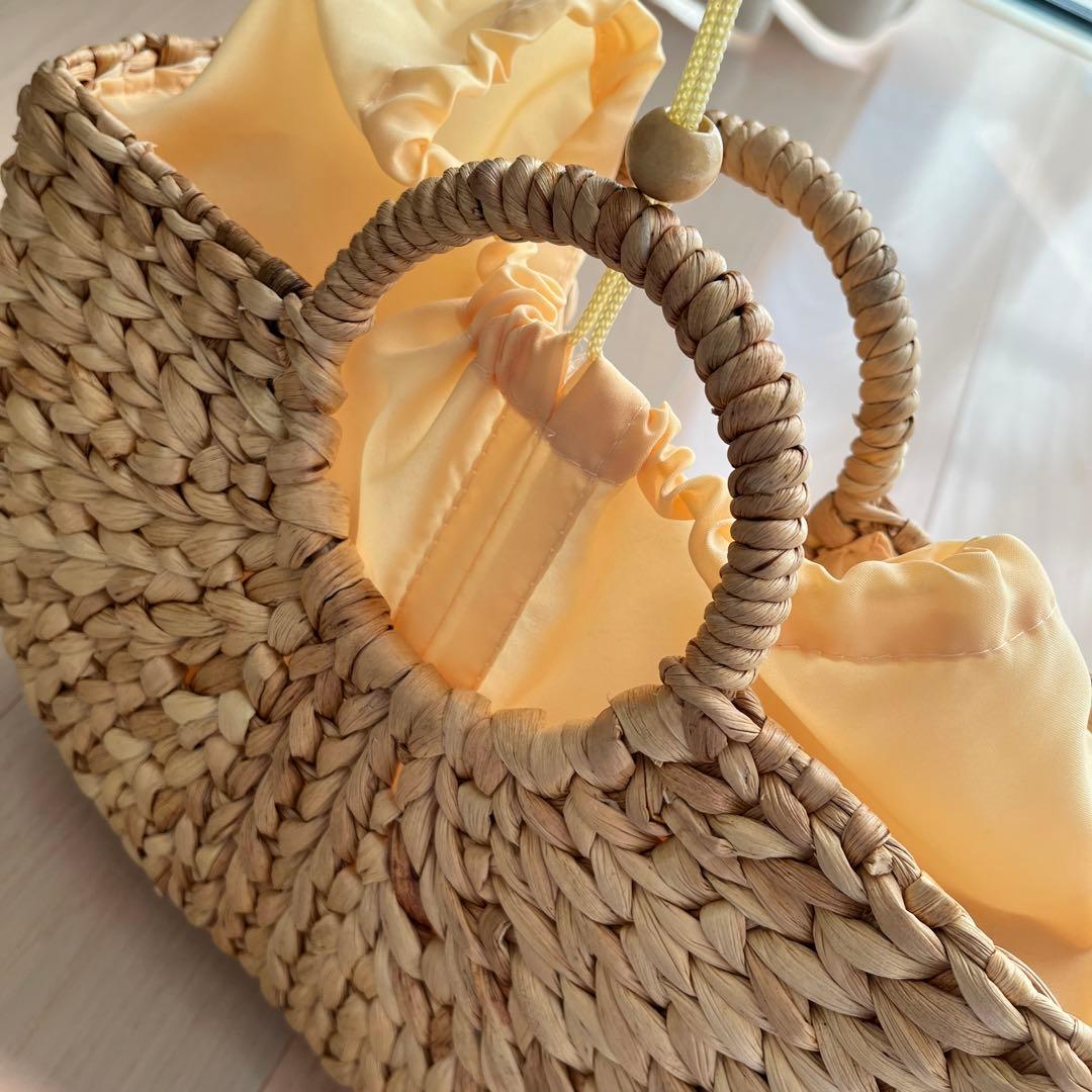 //新品未使用//バリ島花柄刺繍のかごバッグ