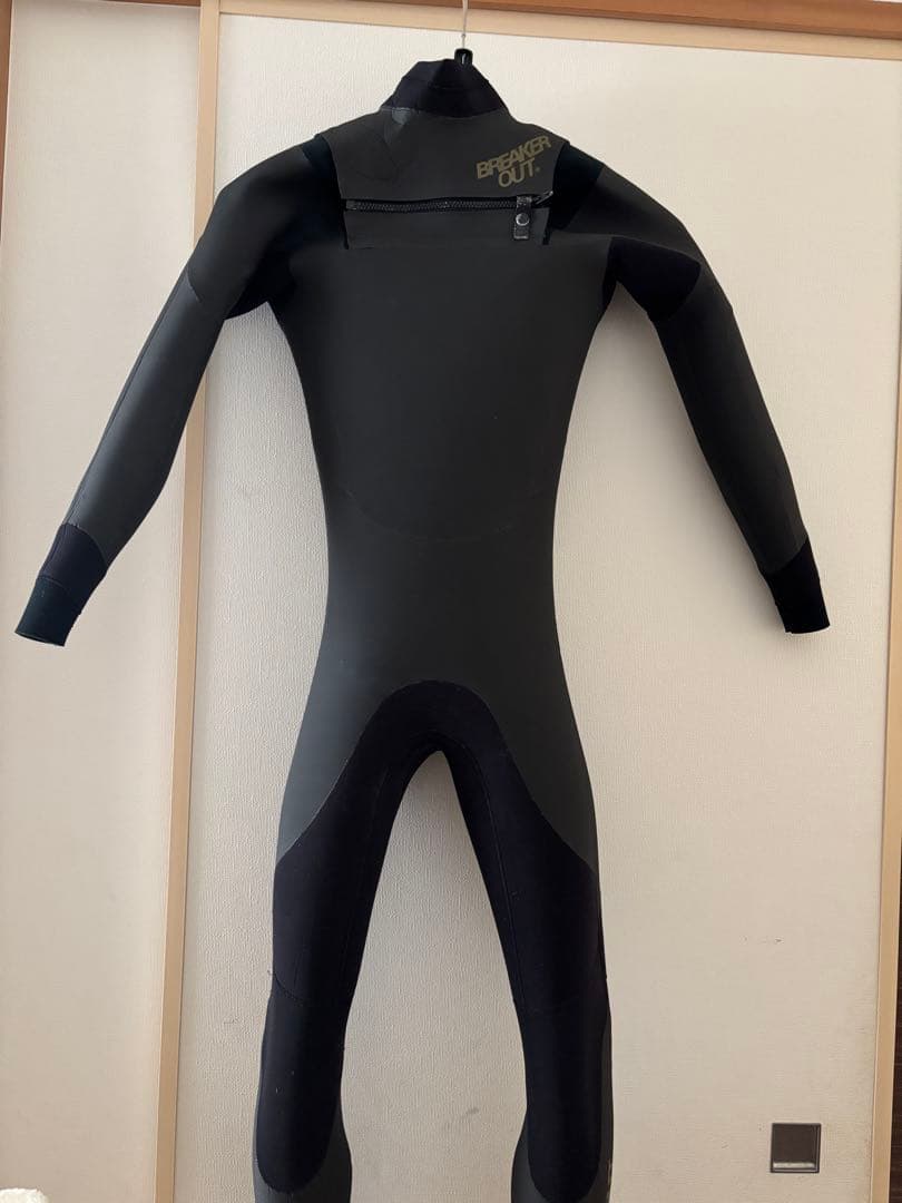 BREAKER OUT フルスーツ セミドライ　5ミリ3ミリ