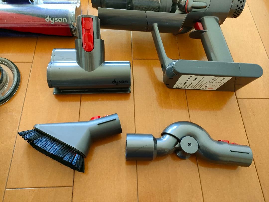 Dyson Cyclone V10 Fluffy コードレスクリーナー 掃除機