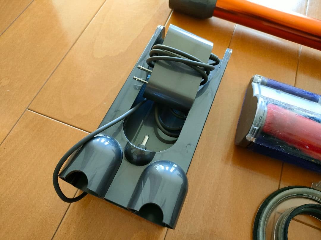 Dyson Cyclone V10 Fluffy コードレスクリーナー 掃除機