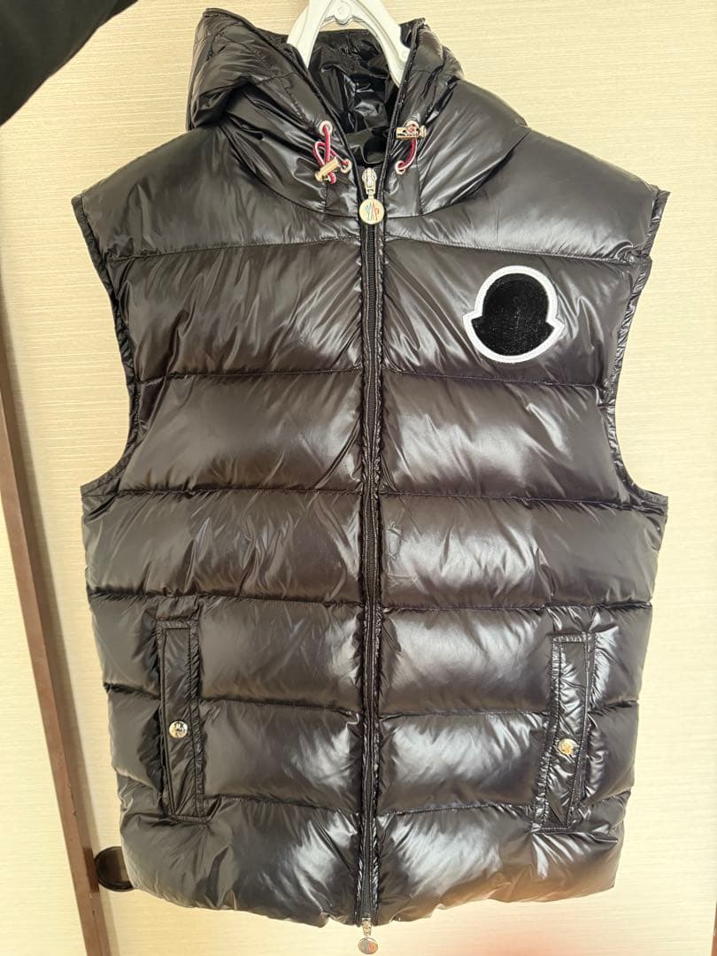 モンクレール ダウンベスト