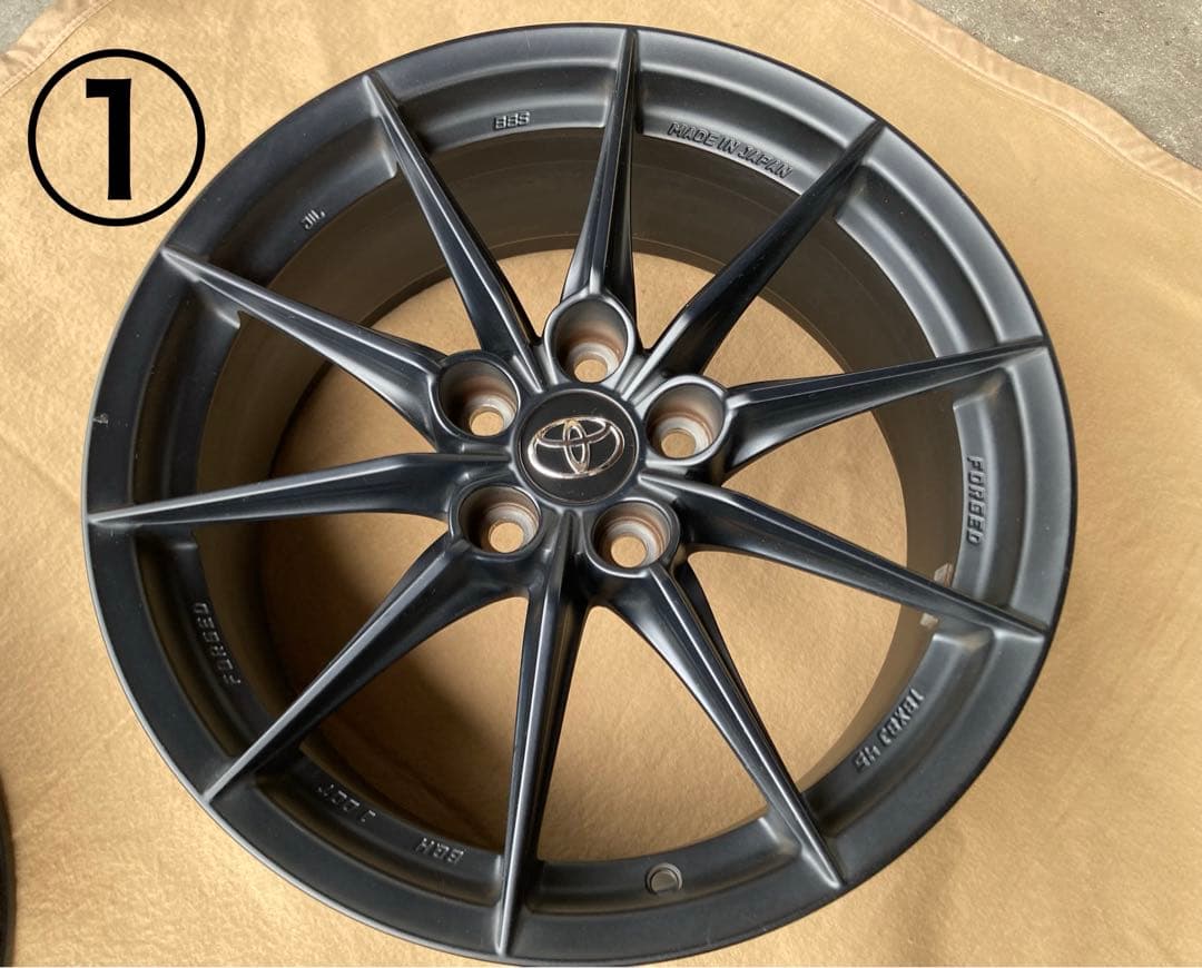 GRヤリス 1stエディション 純正ホイール 鍛造マットブラック　純正ナット付き