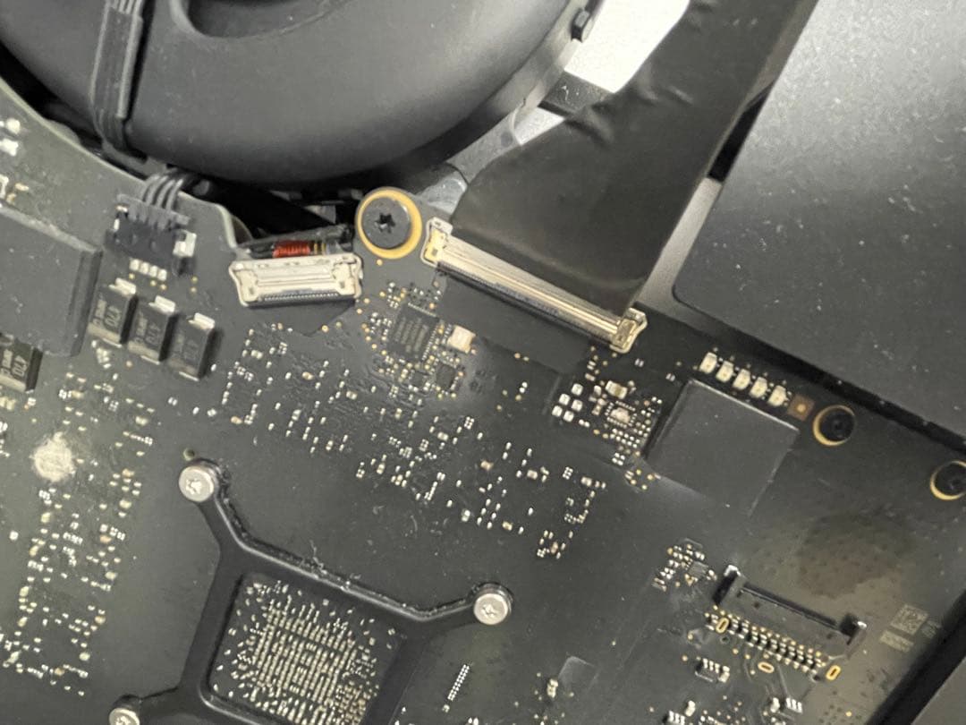 部品取りに　iMac 27 2017版 5k 電源故障　ストレージ無し