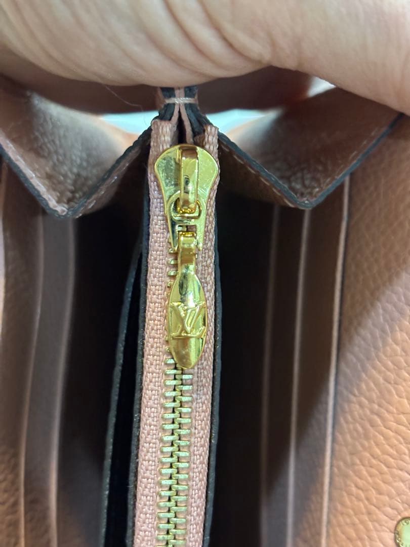 ライオンラビット ルイビトンポルトフォイユ.パラスピンクベージュ