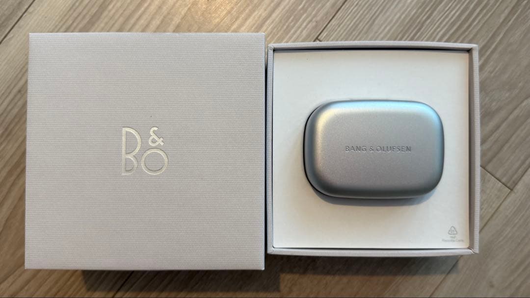 Bang & Olufsenワイヤレスイヤホン Beoplay 11