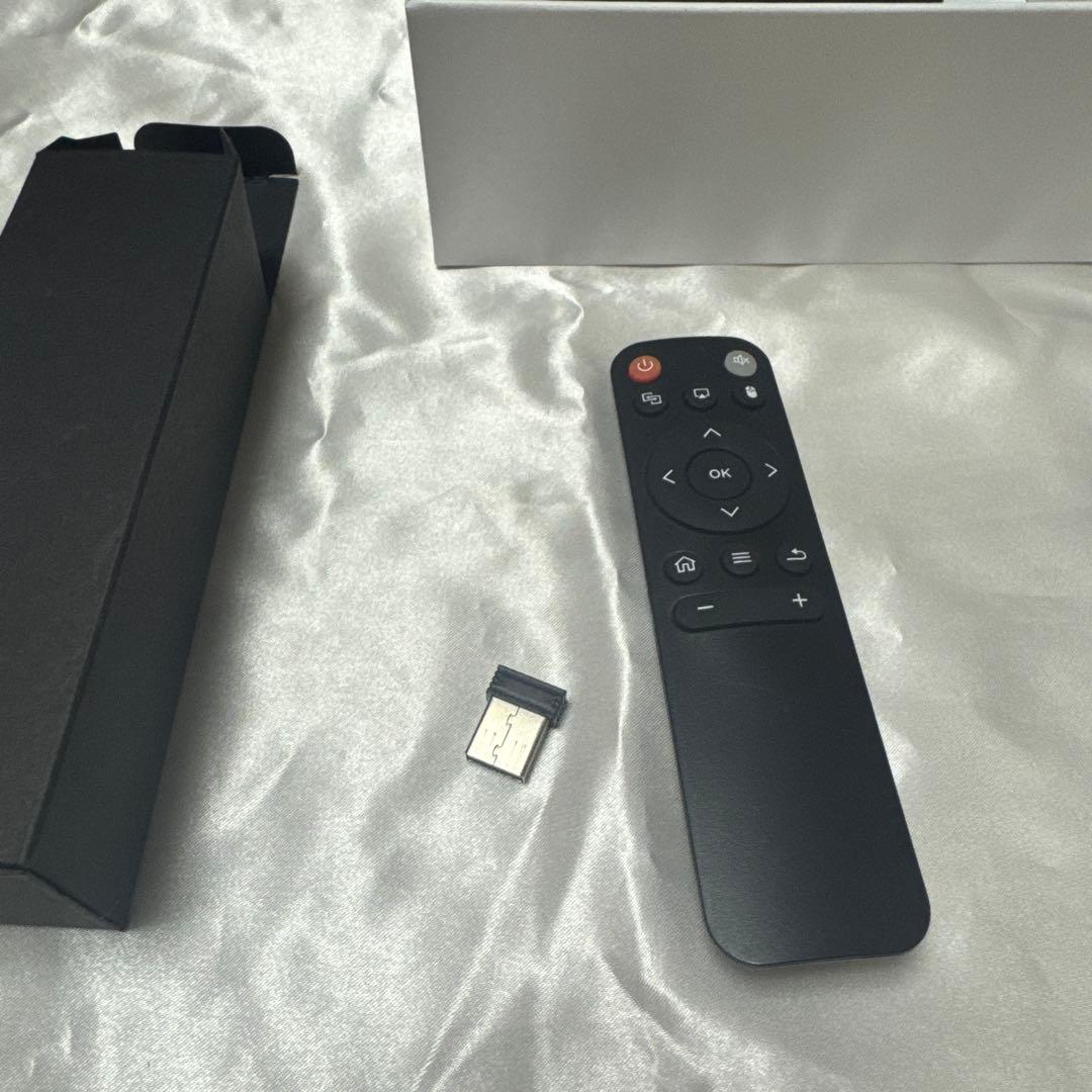 【美品】小型プロジェクター UENO-mono カベーニ