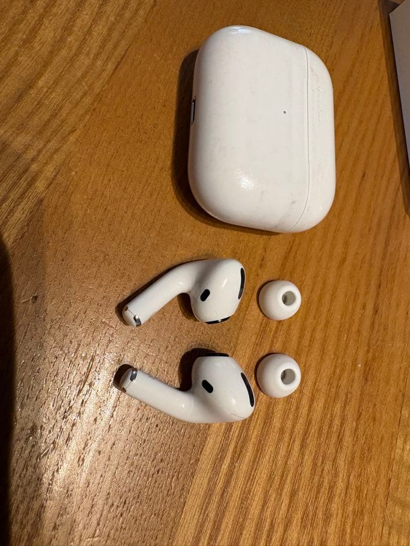 頬頬さん専用　AirPods Pro 第1世代 小傷あり iFace付