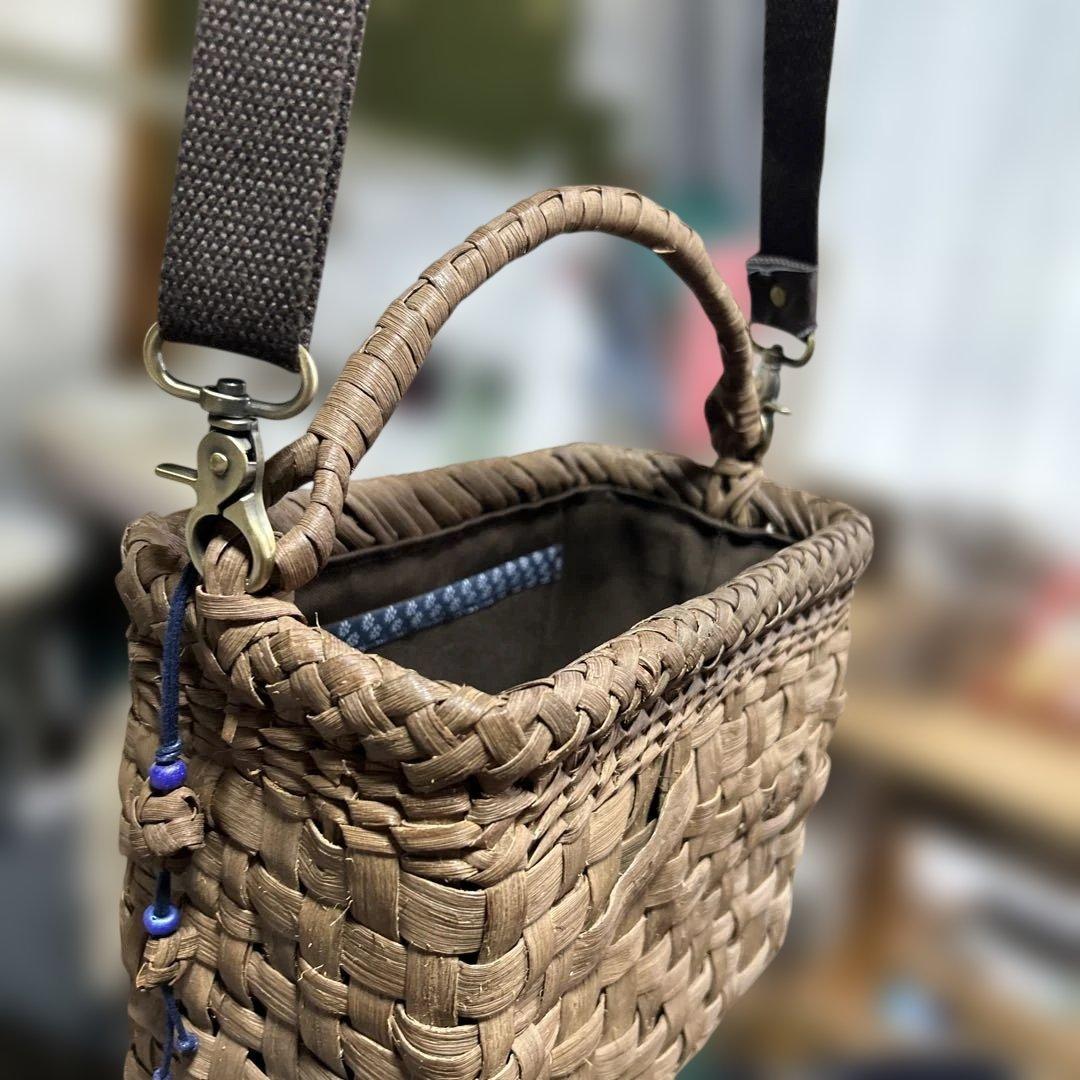 国産やまぶどうバック　　　23000円までならお下げします