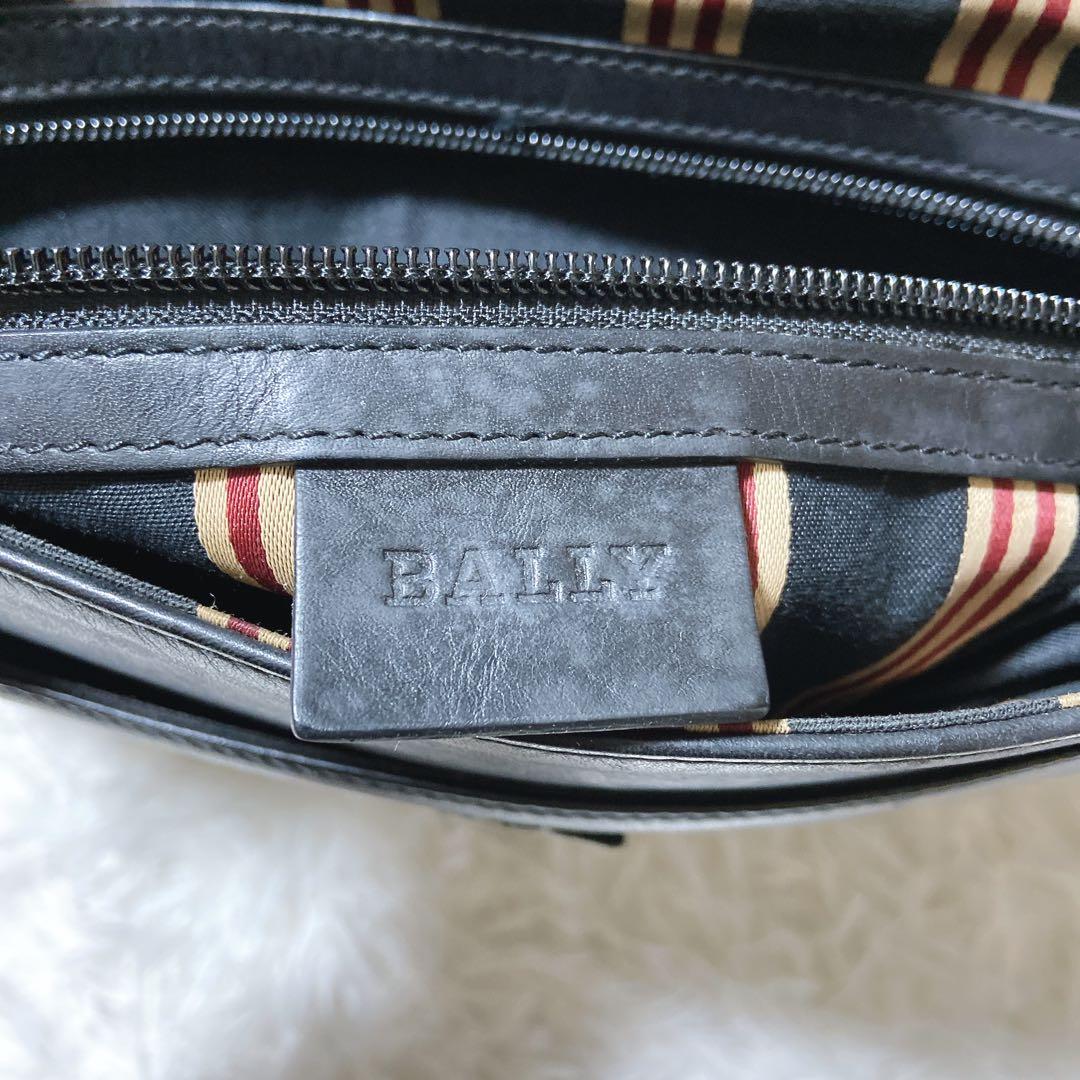 ToShi ⭐️バリー　メッセンジャーバッグ　TAN TRAIN