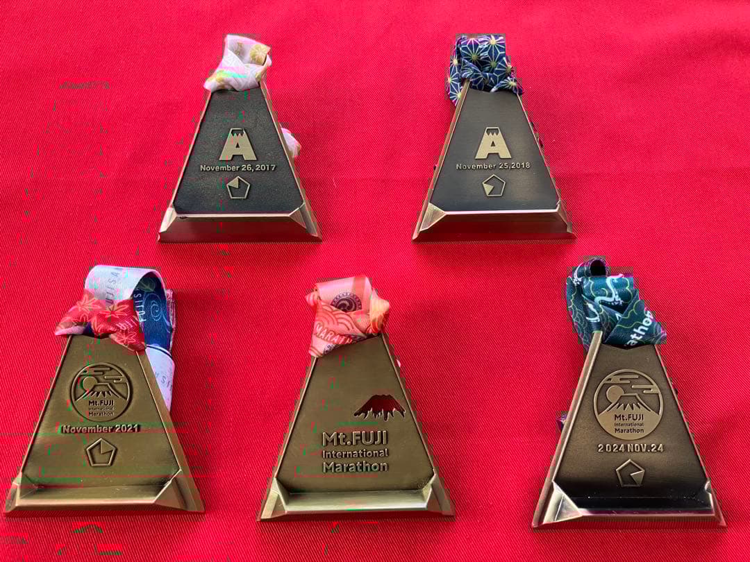 富士山マラソン 完走メダルセット、フィニッシャーメダル５個セット(立つタイプ)