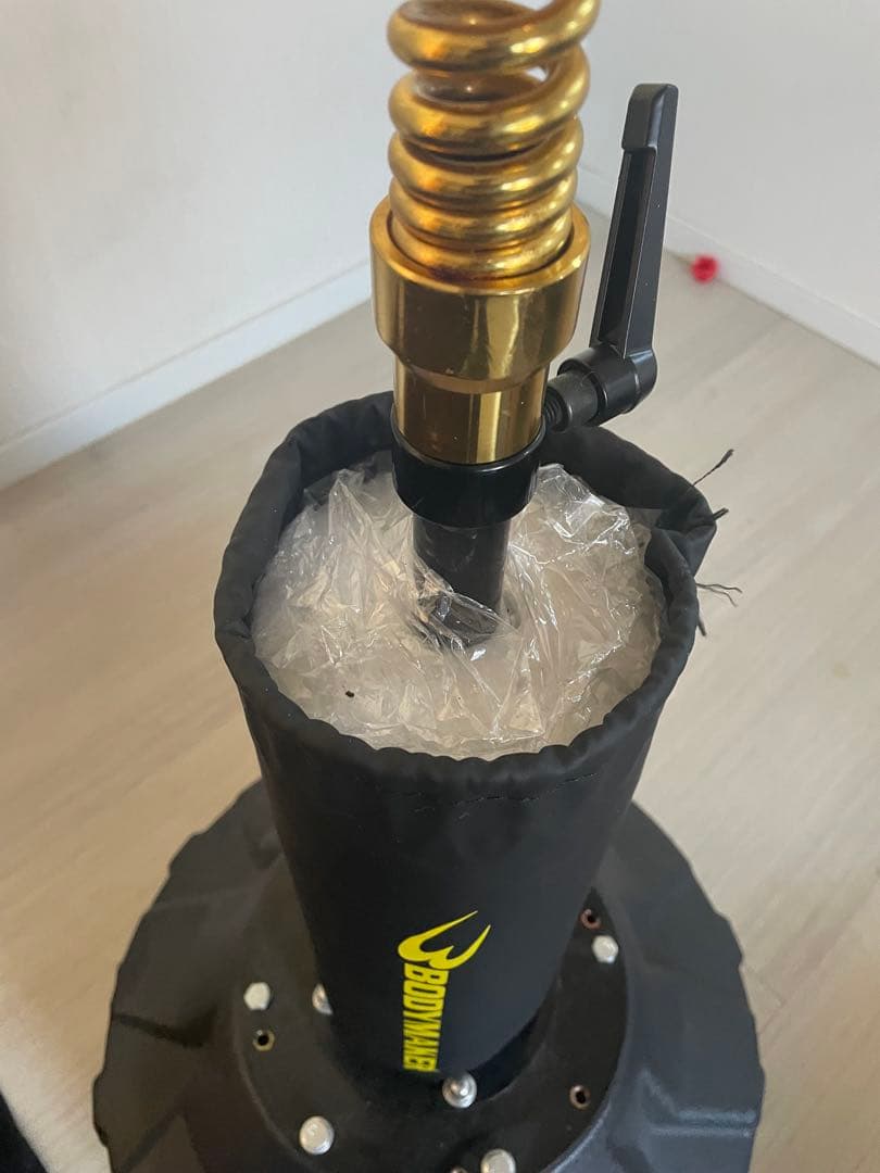 パンチングボール スプリング式 黒/黄色　ボディメーカー