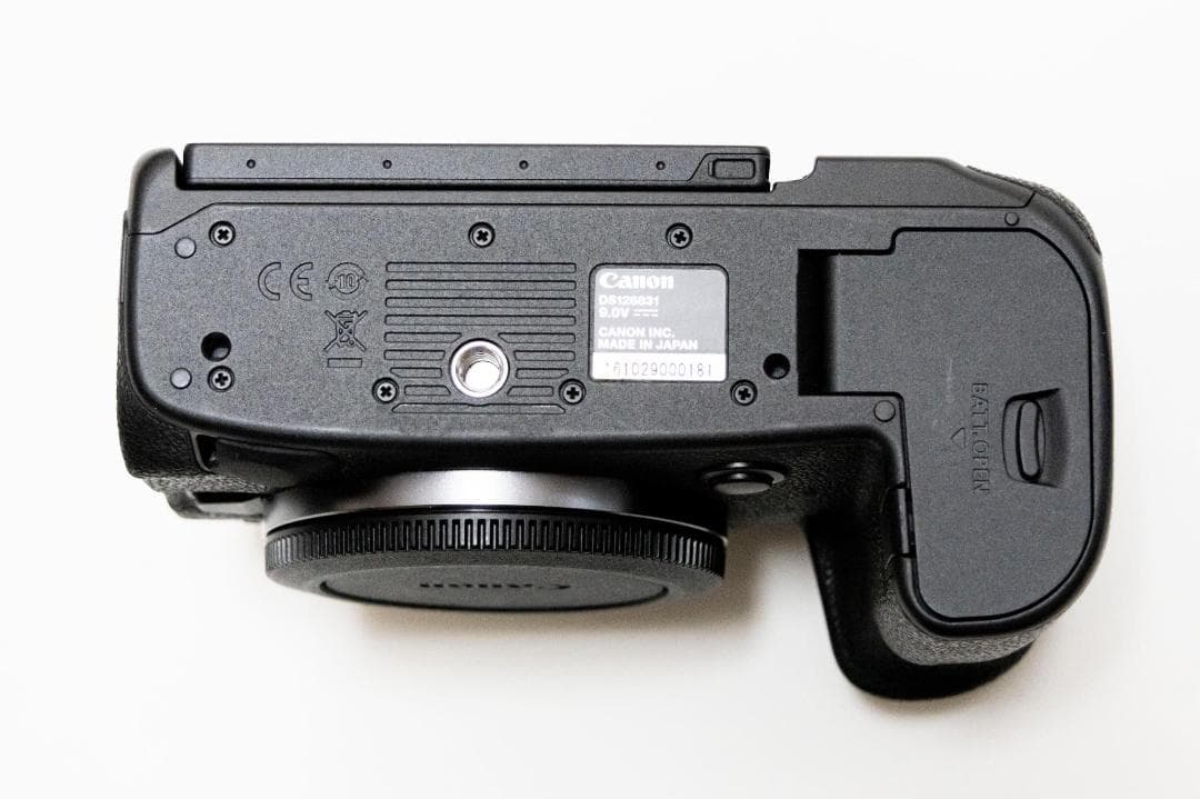 Canon キヤノン EOS R5 + RF50mm F1.8 （別売フード付）