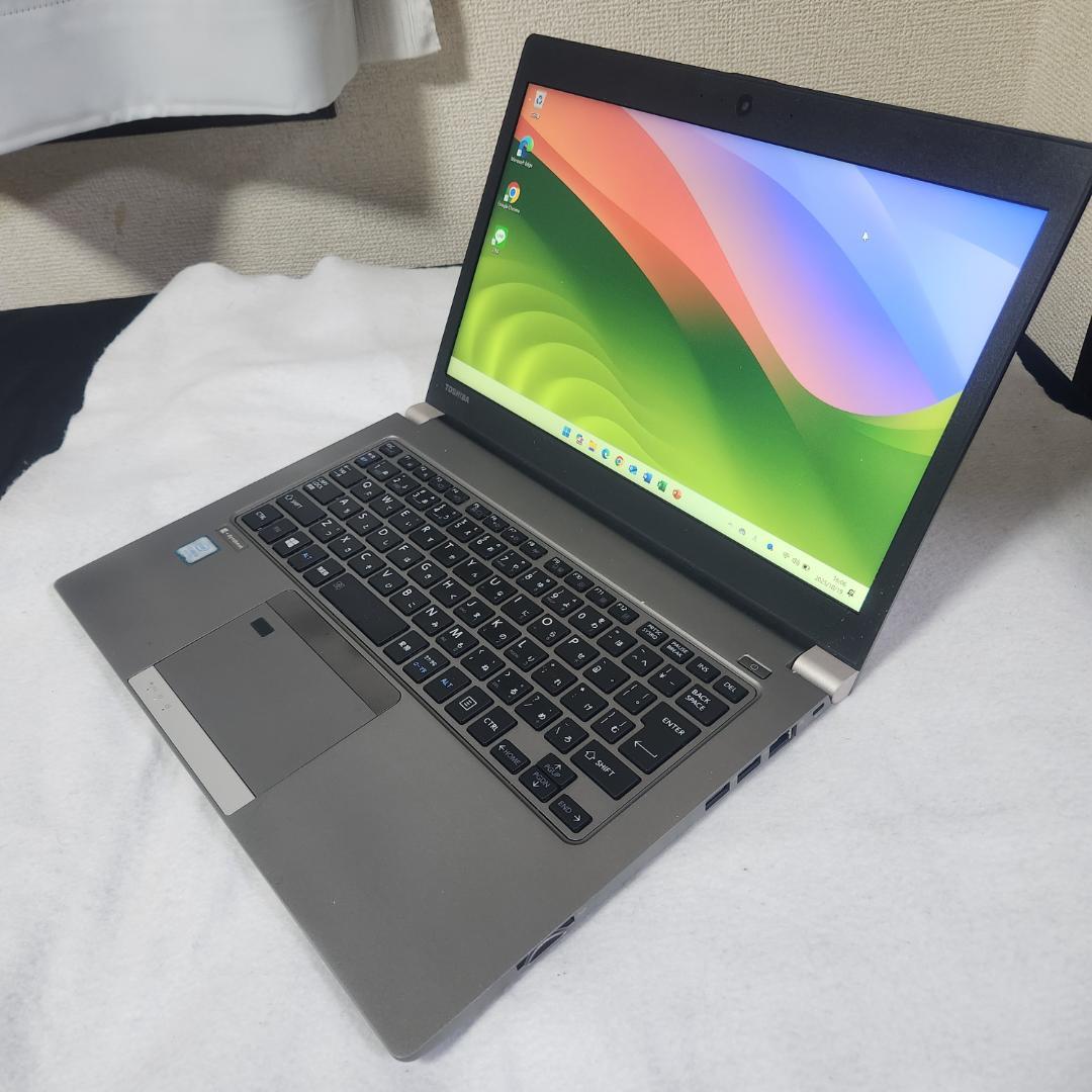 第8世代Core i7 8650U/16GB/512GB/Photoshop