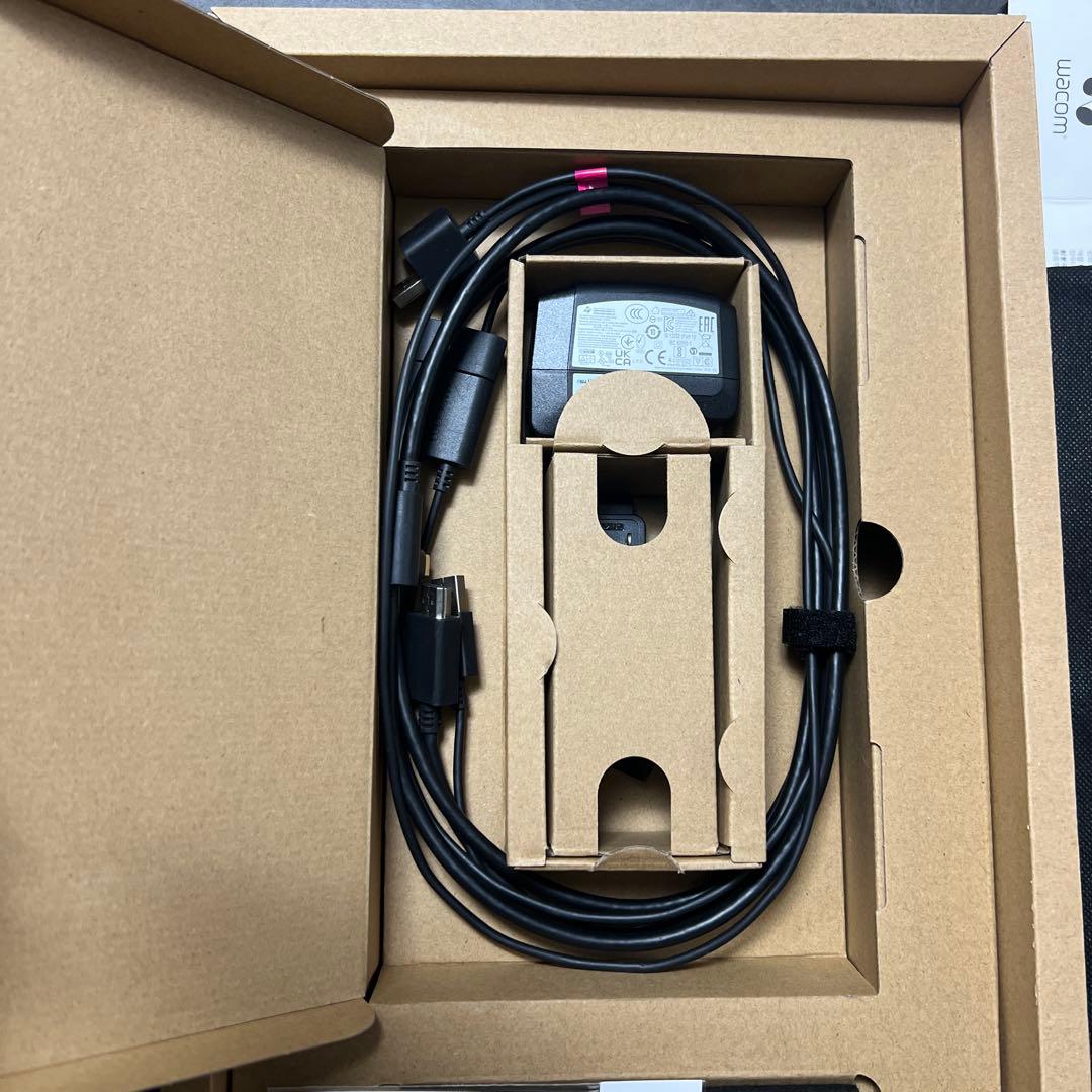 Wacom13.3インチOne 13 DTC133W1D 替え芯(5本) 付き