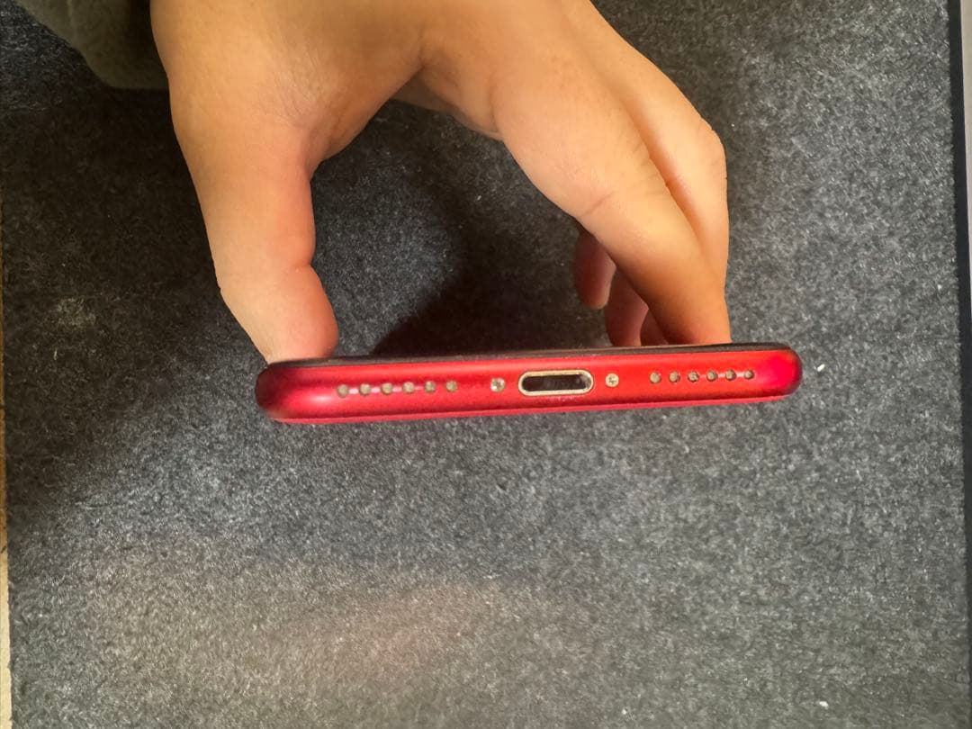 iPhone SE (第2世代) 赤色 SIMフリー 本体【最終値下げ！】