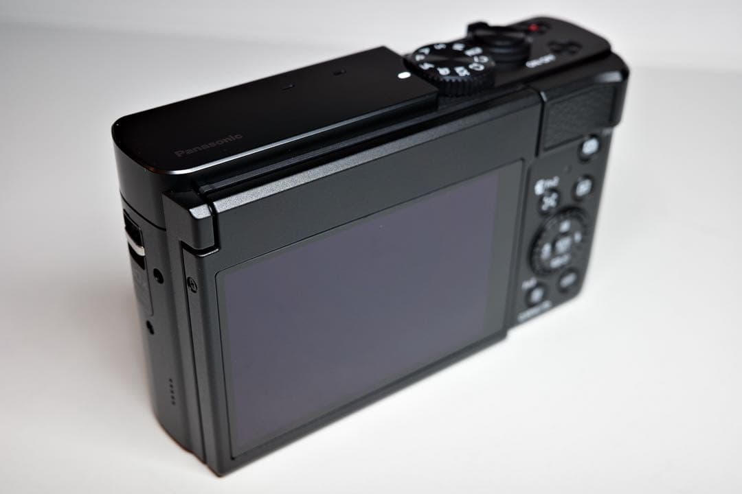 u*n様 Panasonic LUMIX DC-TZ99 美品