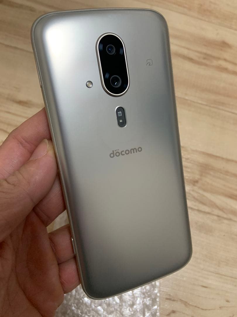 Docomo F-53E 2025/12購入新品同様、正常動作、スマートフォン