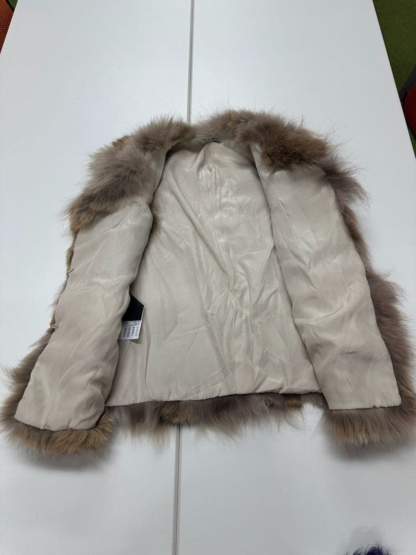 ミュウミュウ　マルチカラーファーベスト ノースリーブ