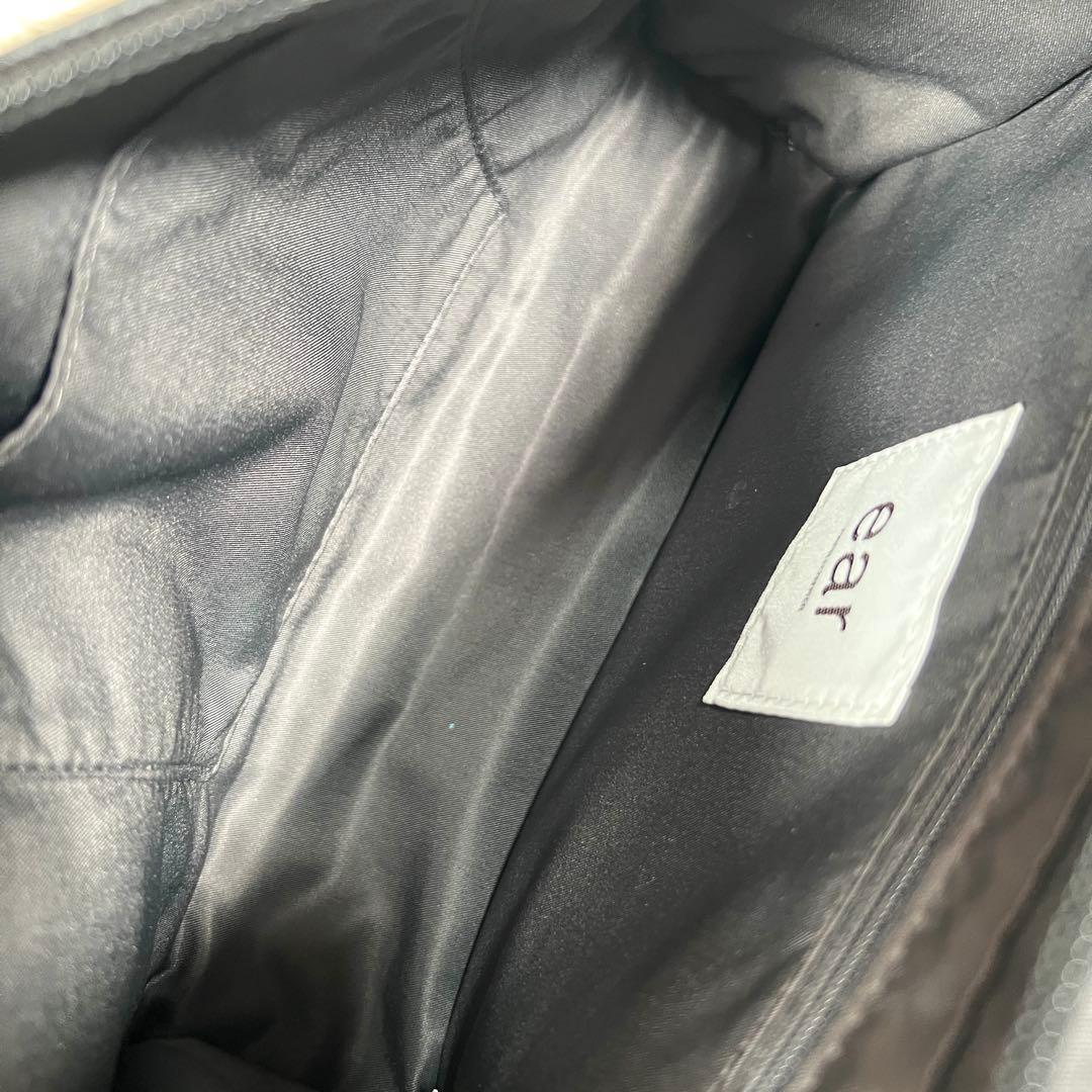 イアパピヨネ ワイドテープショルダーバッグ ブラック ホワイトストーン