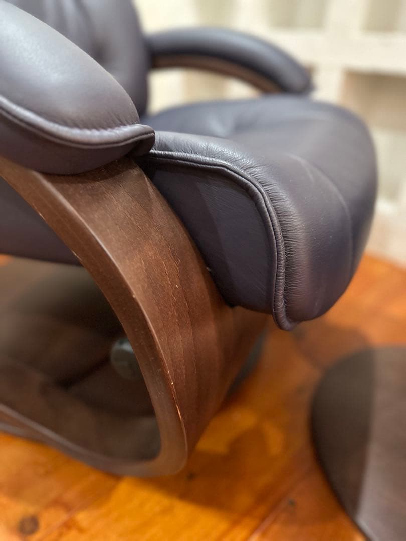 シモンズ　ムスタング　リクライニングチェアとオットマン