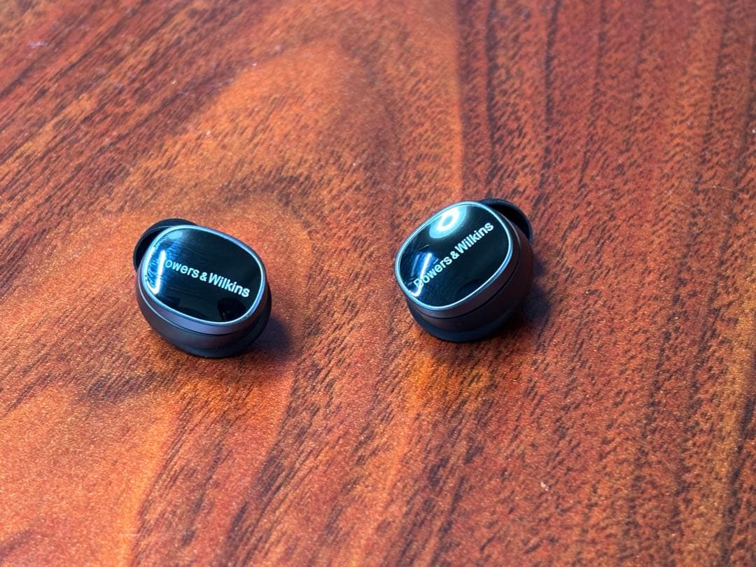 Bowers & Wilkins Pi8 (アンスラサイト・ブラック)